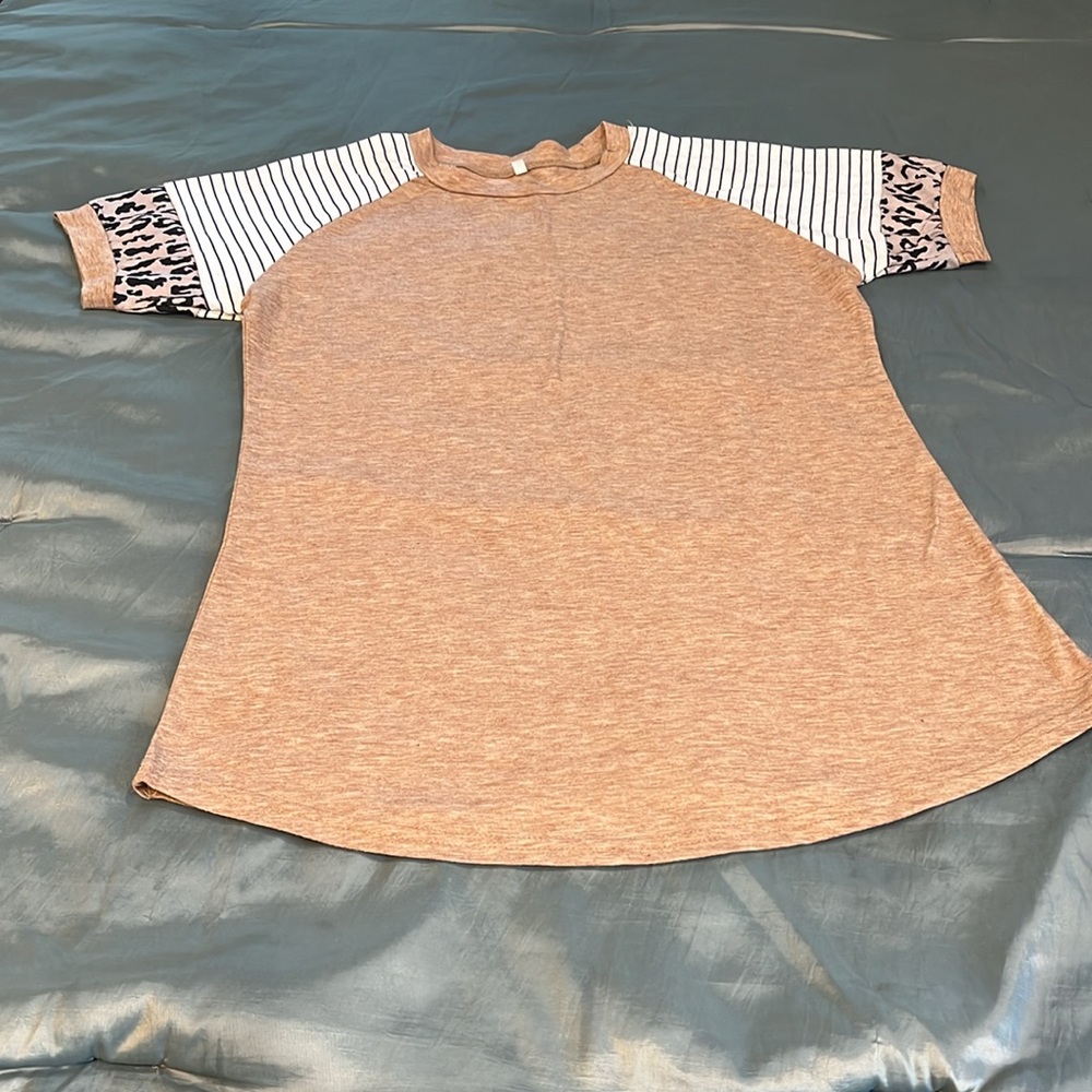 Leopard Print Color Block Tunic - Picture 4 of 5
